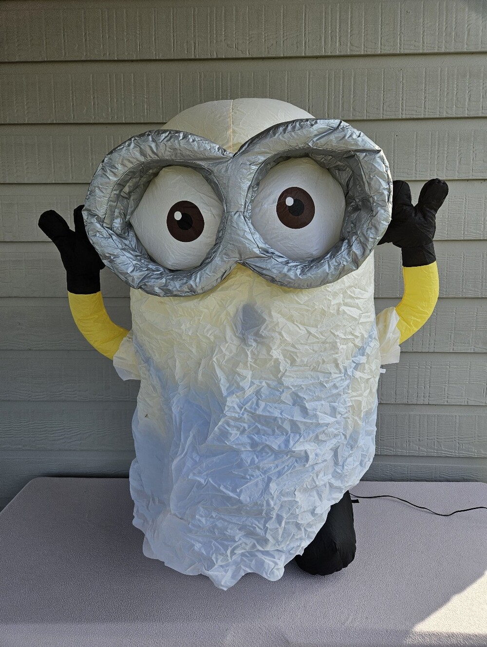 Gemmy Despicable Me LED Minion Ghost Halloween Inflatable Light-Up 3.5ft